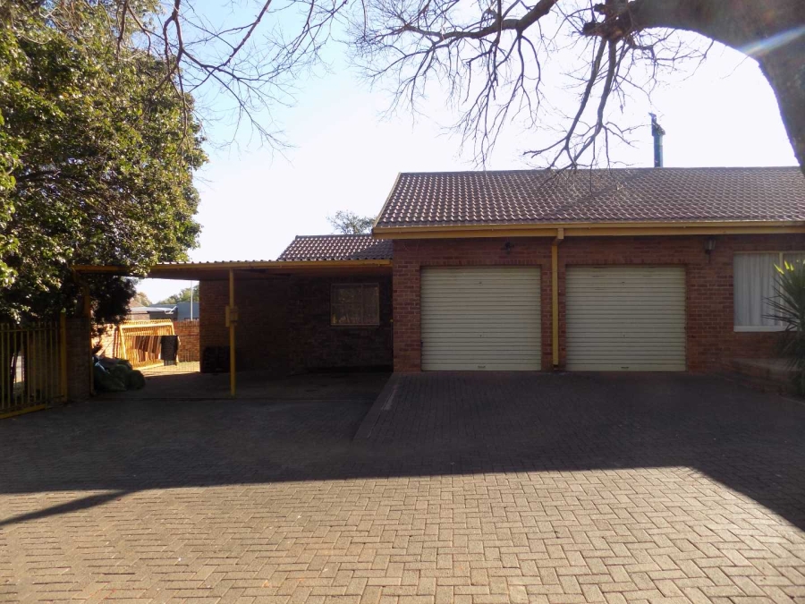 4 Bedroom Property for Sale in Universitas Ridge Free State